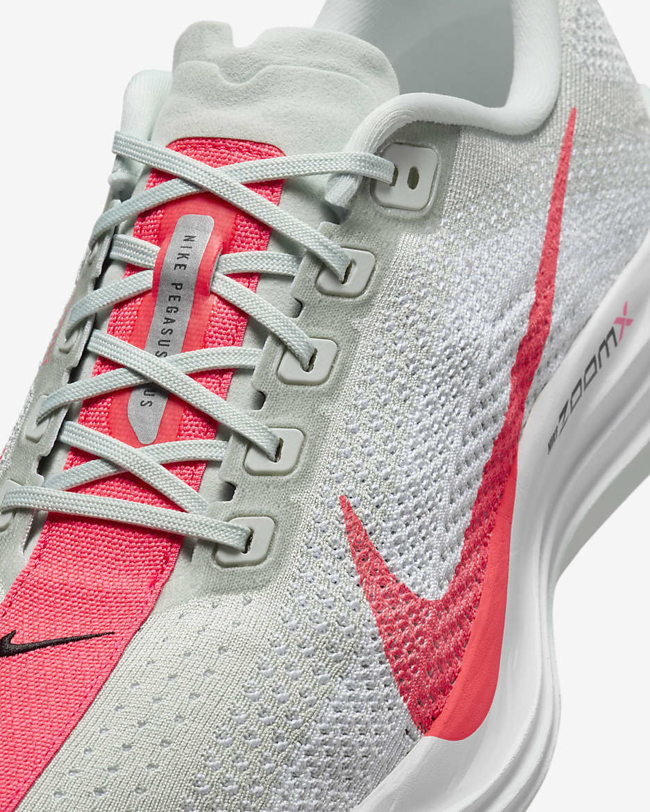 Nike Pegasus Plus hardloopschoenen voor heren (straat) - Barely Grey/Wit/Zwart/Hot Punch