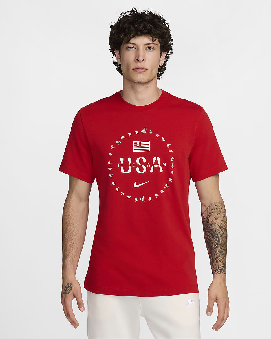 USA Premium Essential Icon Playera Nike para hombre - Rojo deportivo