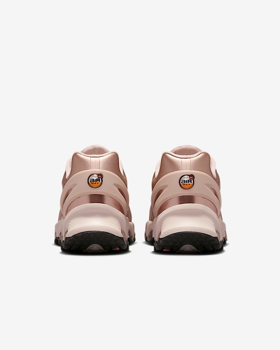 ナイキ エア マックス Dn8 ウィメンズシューズ - メタリックレッドブロンズ/パーティクルベージュ/ヘンプ/ブラック