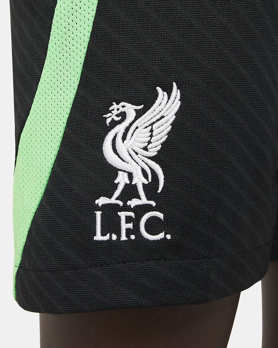 Shorts de fútbol de tejido Knit Nike Dri-FIT para niños talla grande del Liverpool FC Strike - Negro/Verde veneno/Blanco