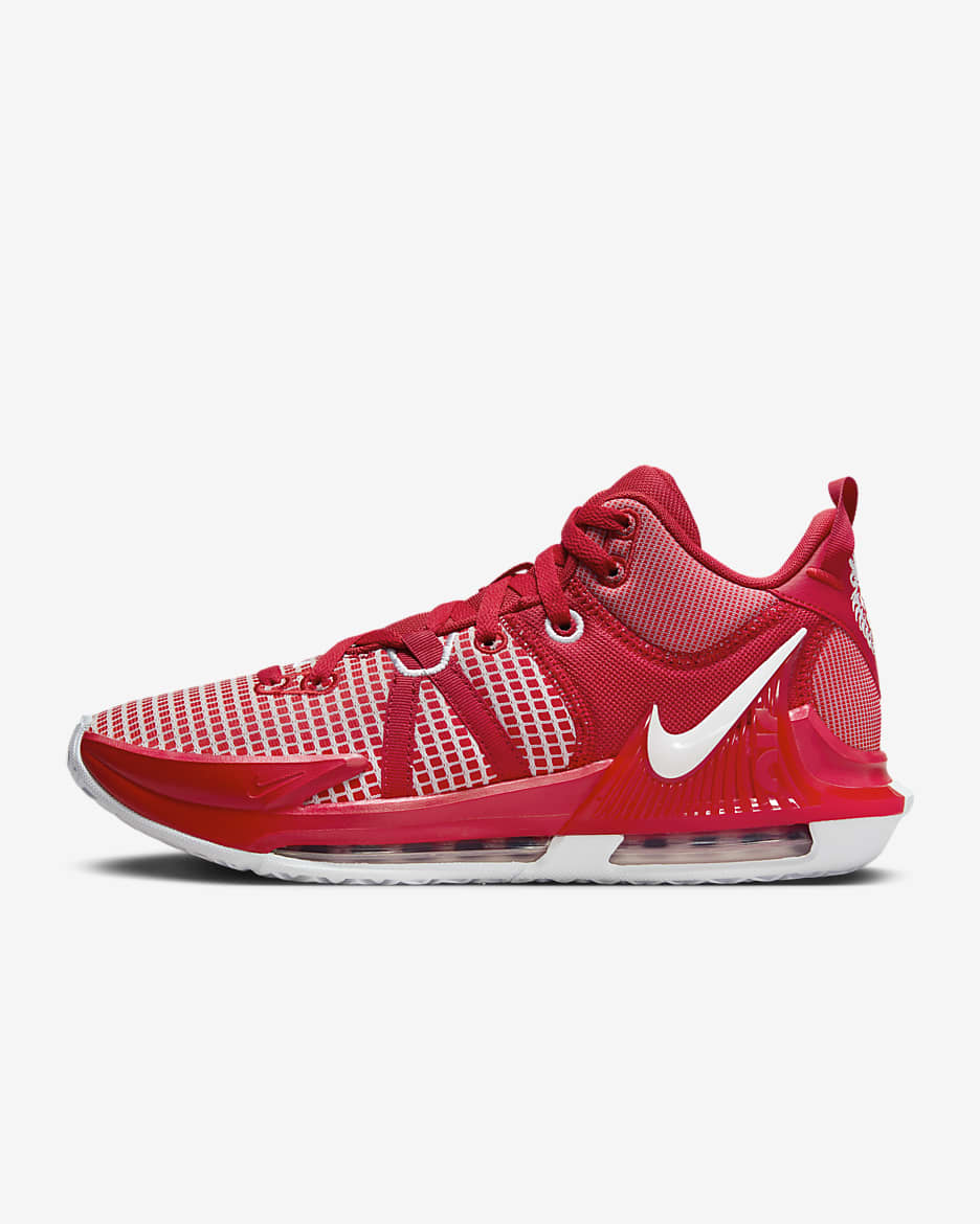Professional Opinions on Team Basketball Shoes
