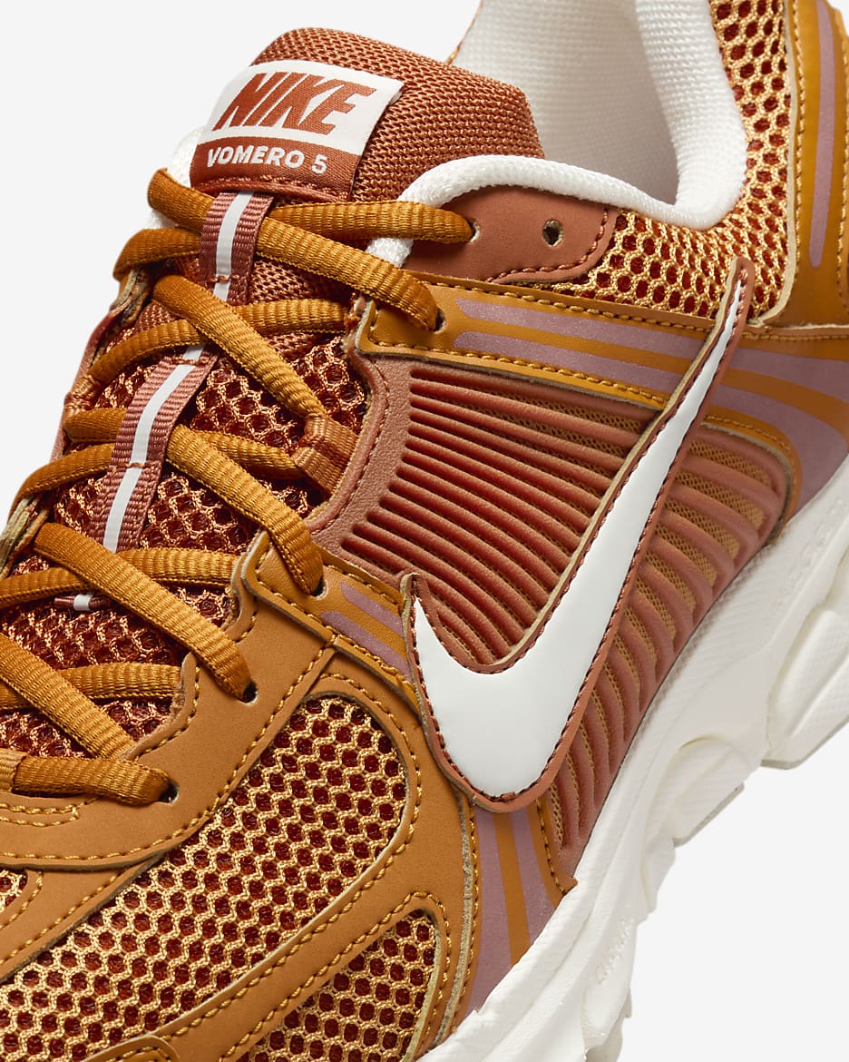 Nike Zoom Vomero 5 Shoes - Monarch/Flax/Sail/Dark Russet