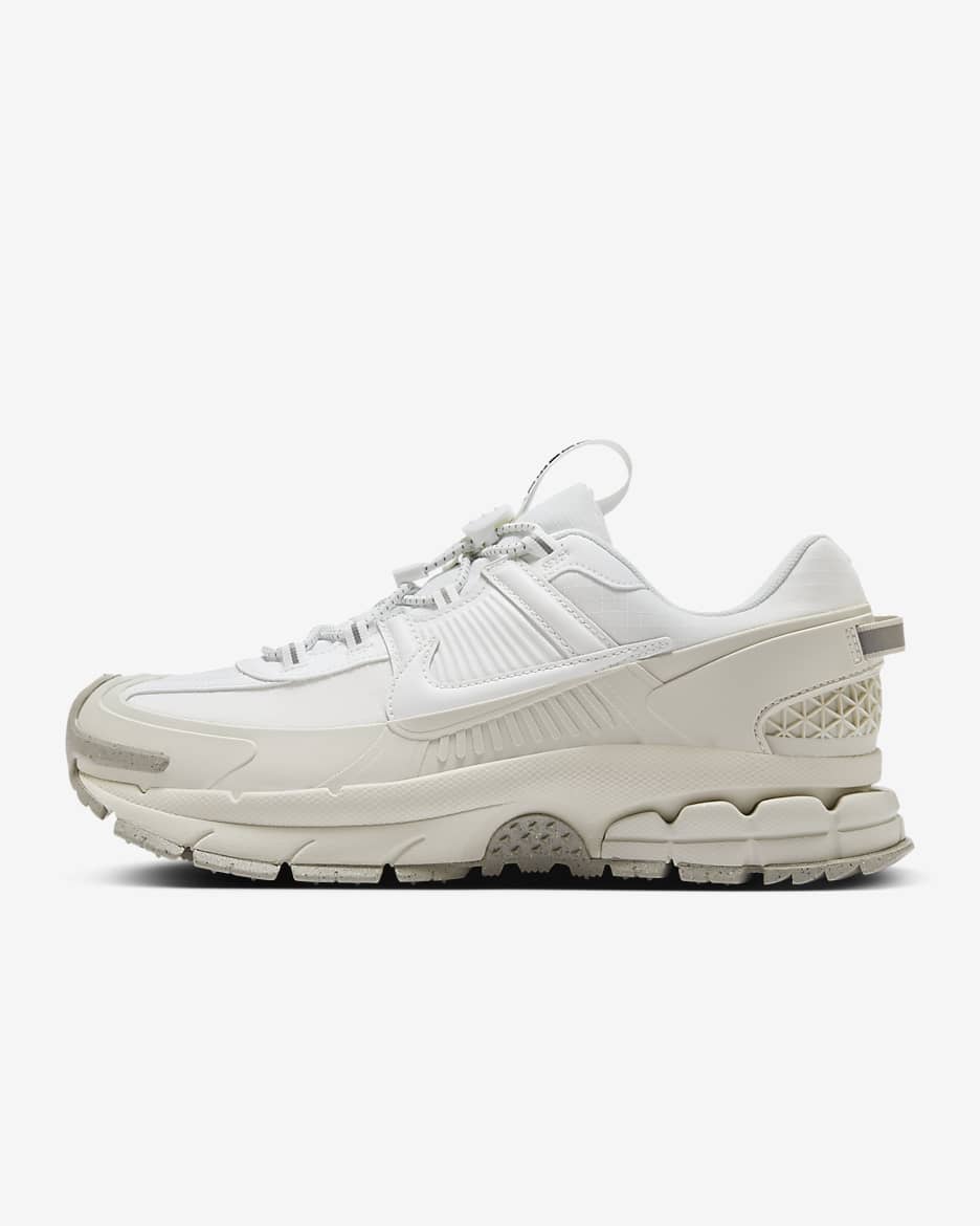 Nike Zoom Vomero Roam Men's Winterized Shoes - Summit White/Light Bone/Light Iron Ore/Summit White