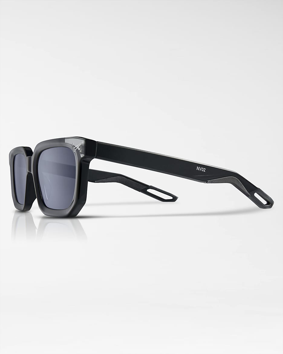 Nike NV02 Sunglasses - Black/White