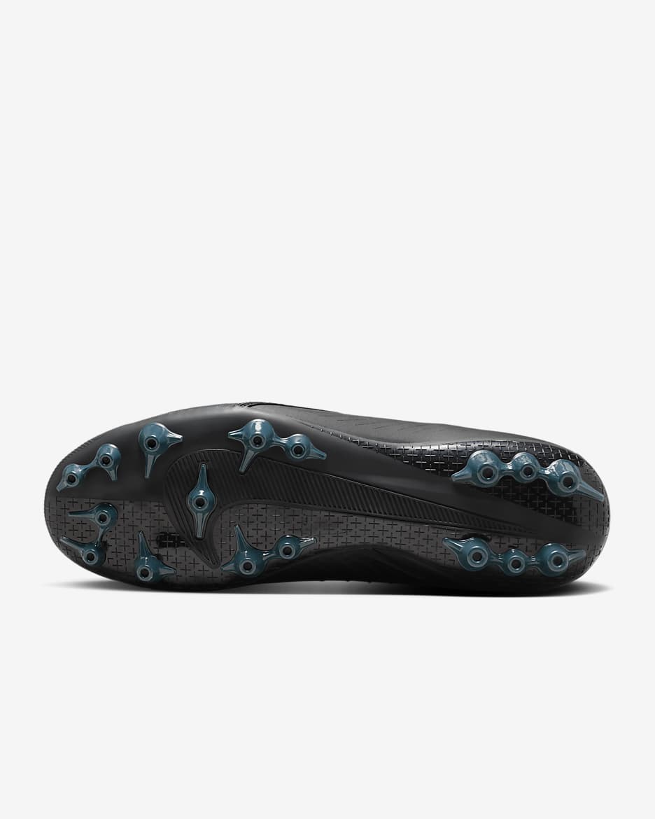 Nike Phantom GX 2 Academy AG Low-Top Soccer Cleats