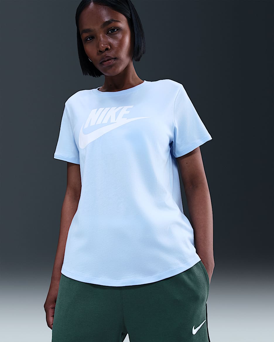 Playera con logotipo para mujer Nike Sportswear Essentials - Azul celestino/Blanco