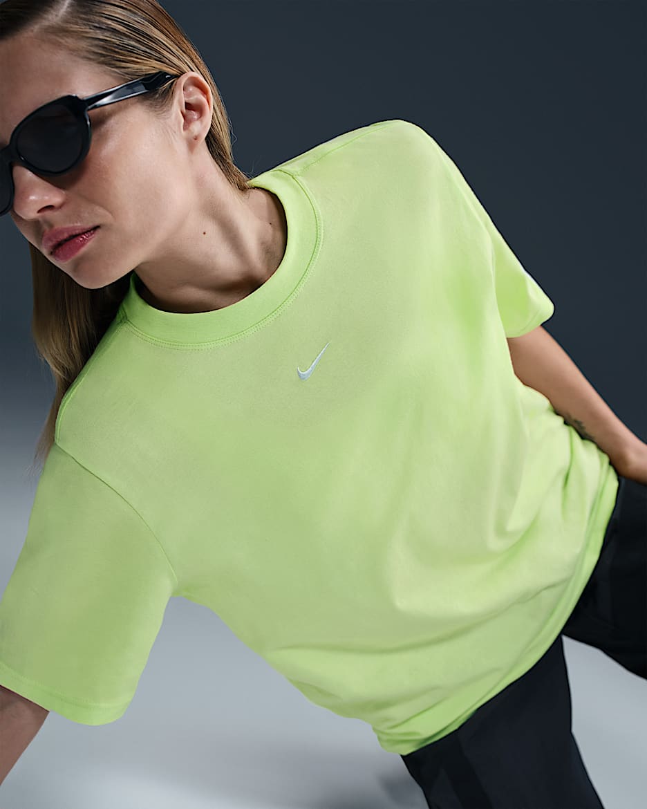 Nike Sportswear Essential Women's T-Shirt - Light Liquid Lime