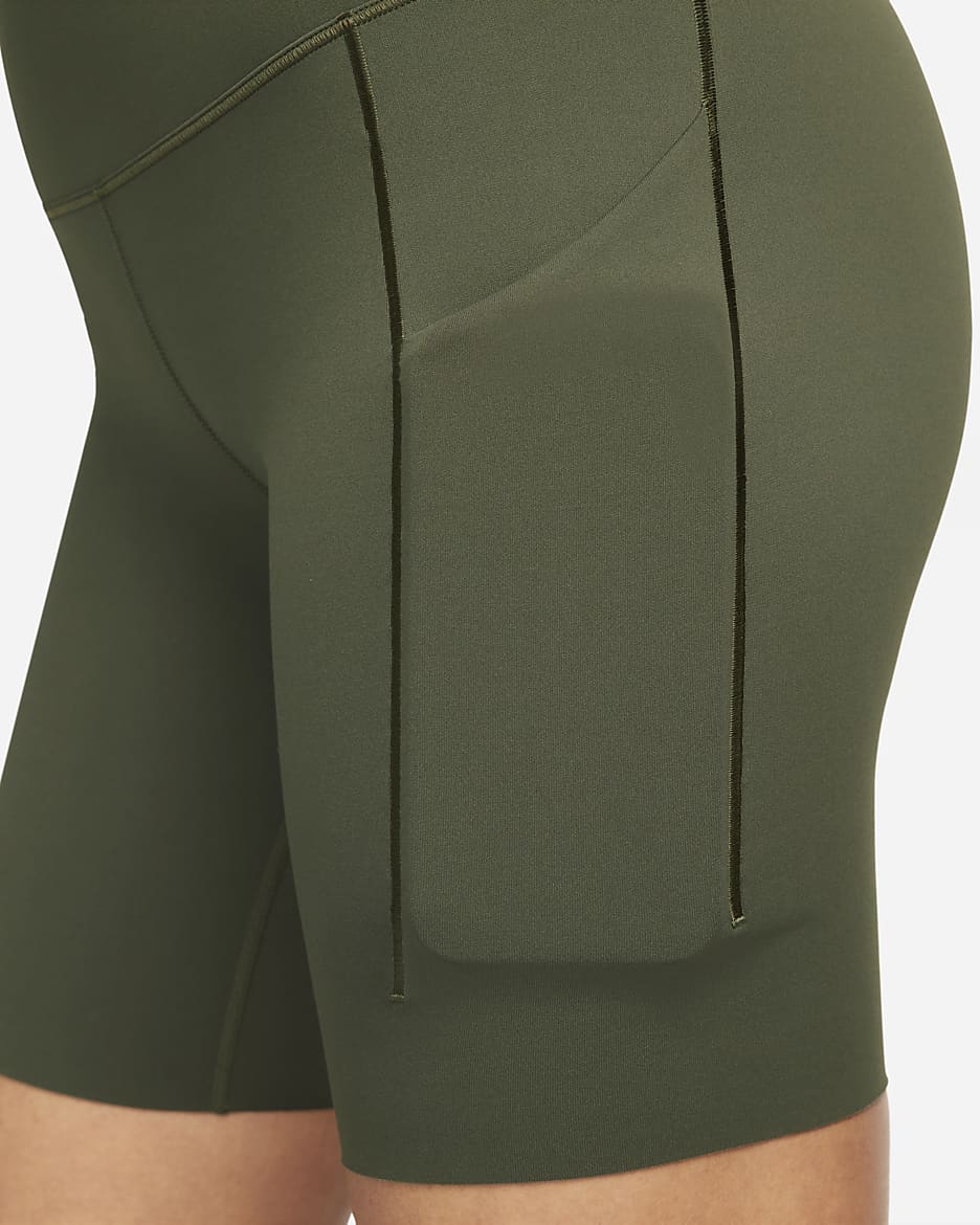 Shorts de ciclismo con bolsillos de 20 cm de tiro alto y media sujeción para mujer Nike Universa - Caqui militar/Negro