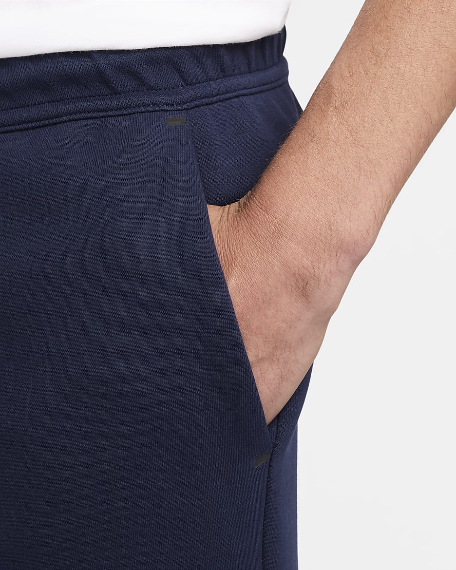 FFF Nike Sportswear Tech Fleece Herrenshorts - Blackened Blue/Club Gold