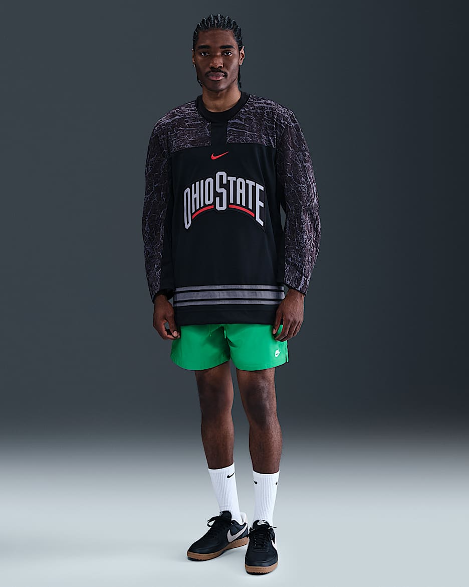 Nike Club Men's Woven Flow Shorts - Stadium Green/White