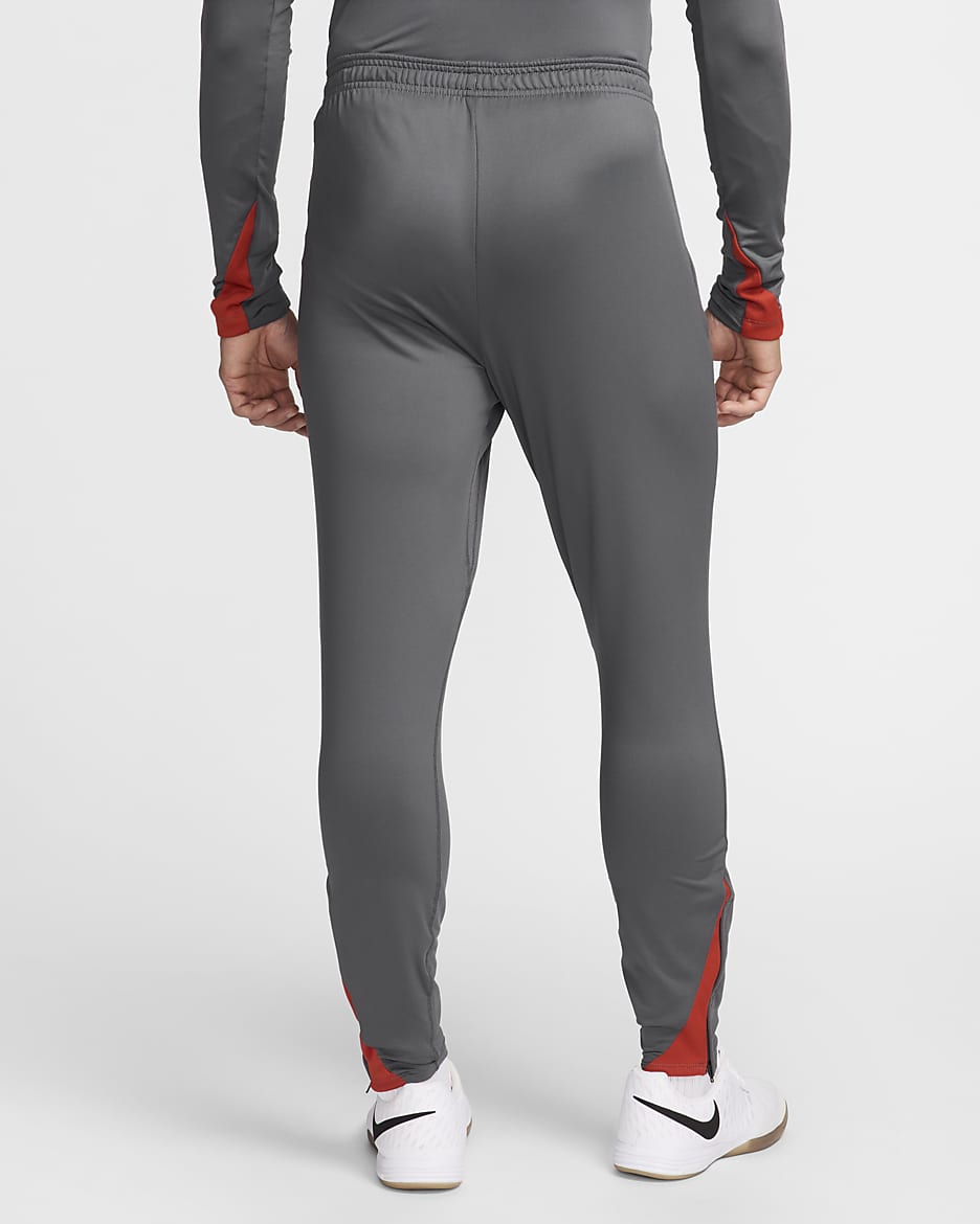 Pantalon de foot Dri-FIT Nike Strike pour homme - Iron Grey/Iron Grey/Dragon Red/Blanc