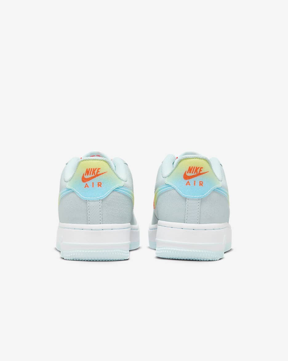 Sko Nike Air Force 1 för ungdom - Glacier Blue/Light Lemon Twist/Aquarius Blue/Total Orange