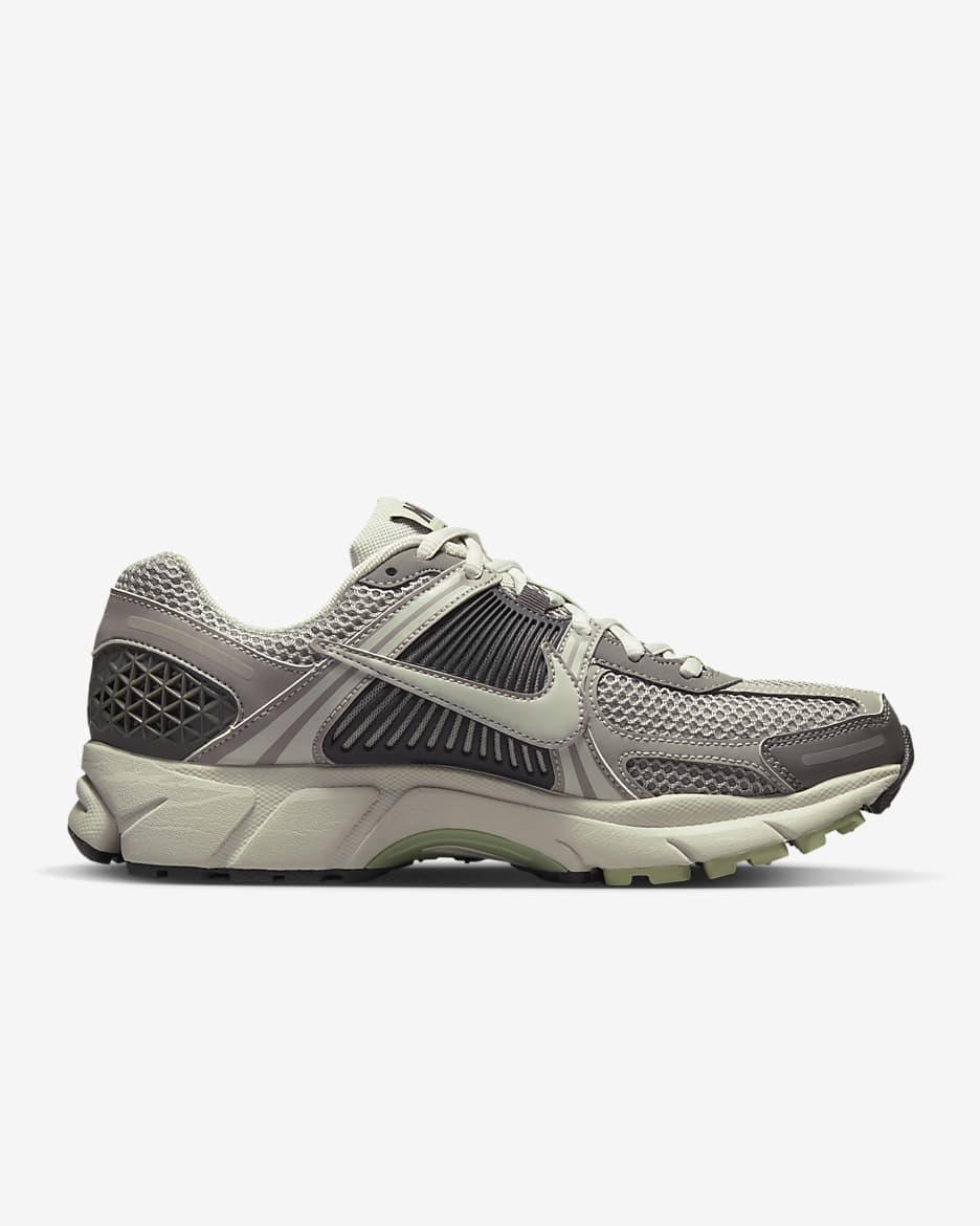 Nike Zoom Vomero 5 Women's Shoes - Cobblestone/Light Bone/Medium Ash/Light Bone