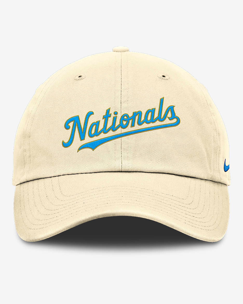 Gorra ajustable Nike de la MLB para hombre Washington Nationals Club - Leche de coco