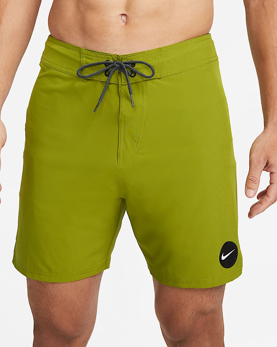 Traje de baño tipo short de playa de 18 cm para hombre Nike Essential - Musgo