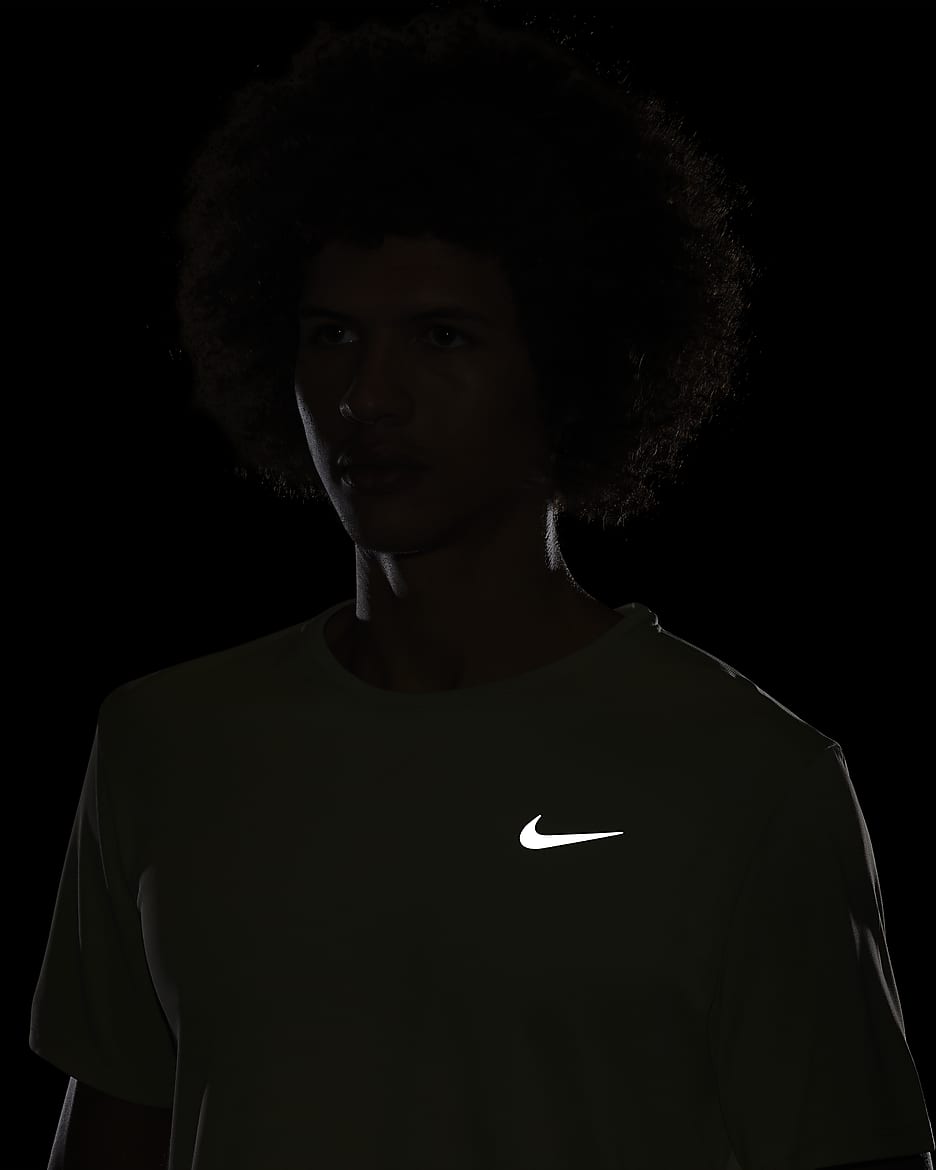 Nike Miler Dri-FIT UV rövid ujjú férfi futófelső - Sea Glass/Olive Aura/Heather