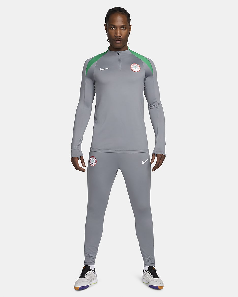 Nigéria Strike Nike Dri-FIT férfi futballedzőfelső - Cool Grey/Lucky Green/Fehér