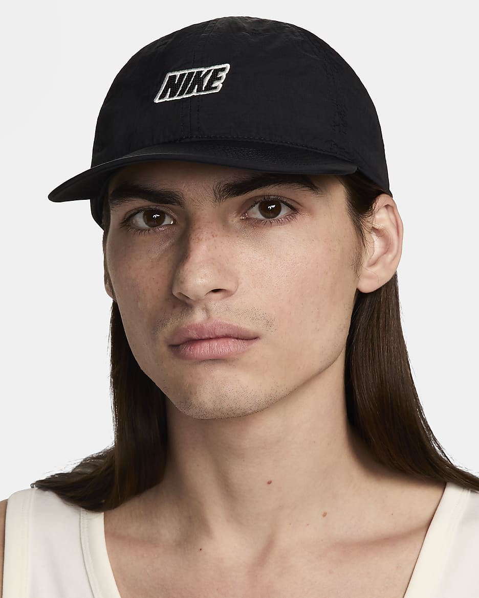 Gorra para el aire libre de visera plana no estructurada Nike Club - Negro/Blanco cumbre