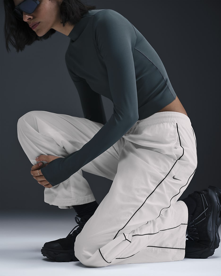 Nike Windrunner Women's High-Waisted Woven Open-Hem Pants