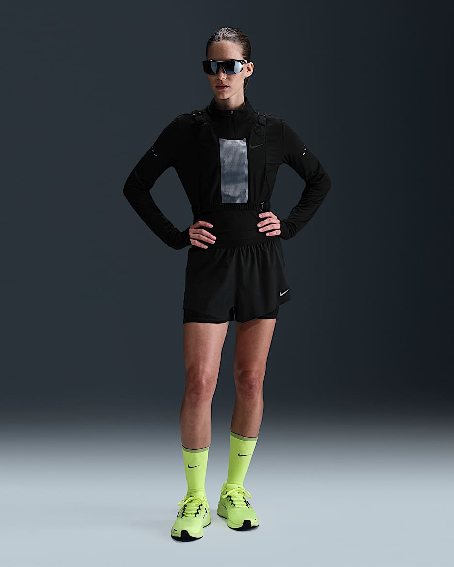 Nike Swft Dri-FIT 2-in-1-Laufshorts mit mittelhohem Bund (Damen) - Schwarz