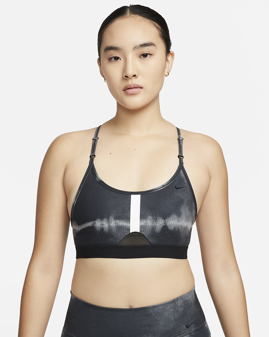 สปอร์ตบราผู้หญิงพิมพ์ลายทั่วตัวซัพพอร์ตบางเบาเสริมฟองน้ำ Nike Indy - ดำ/ขาว/ดำ/Clear