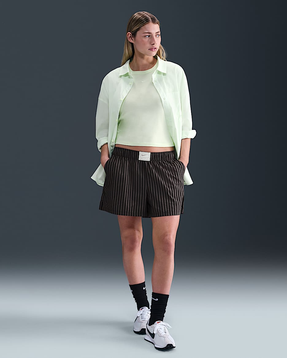 Nike Sportswear Chill Poplin ruimvallende gestreepte damesshorts met halfhoge taille - Zwart/Thunder Grey/Sail