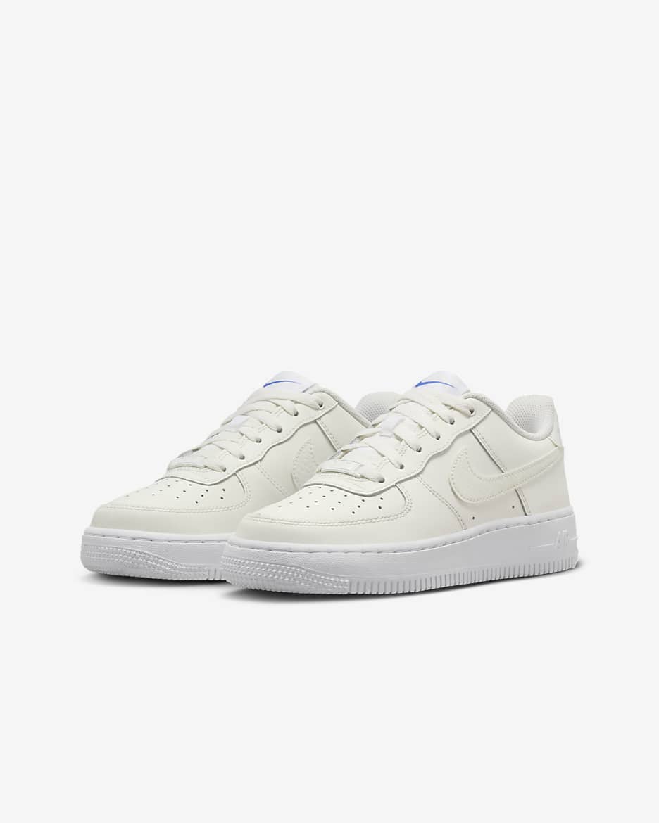 รองเท้าเด็กโต Nike Air Force 1 LV8 - Sail/ขาว/ดำ/Sail