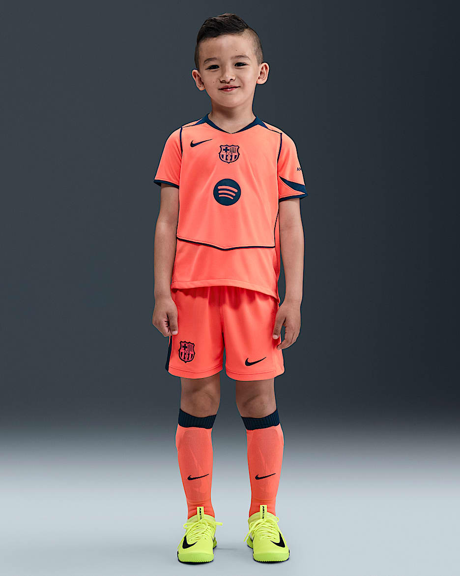 F.C. Barcelona 2025/26 Stadium Third Younger Kids' Nike Dri-FIT Total 90 Football 3-Piece Kit - Bright Mango/Midnight Navy/Midnight Navy