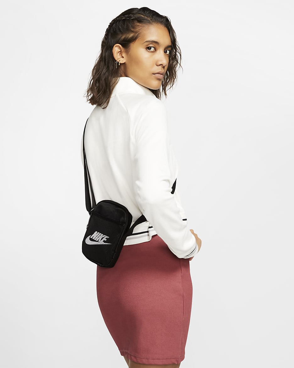 Sac à bandoulière Nike Heritage (petite taille, 1 L) - Noir/Noir/Blanc