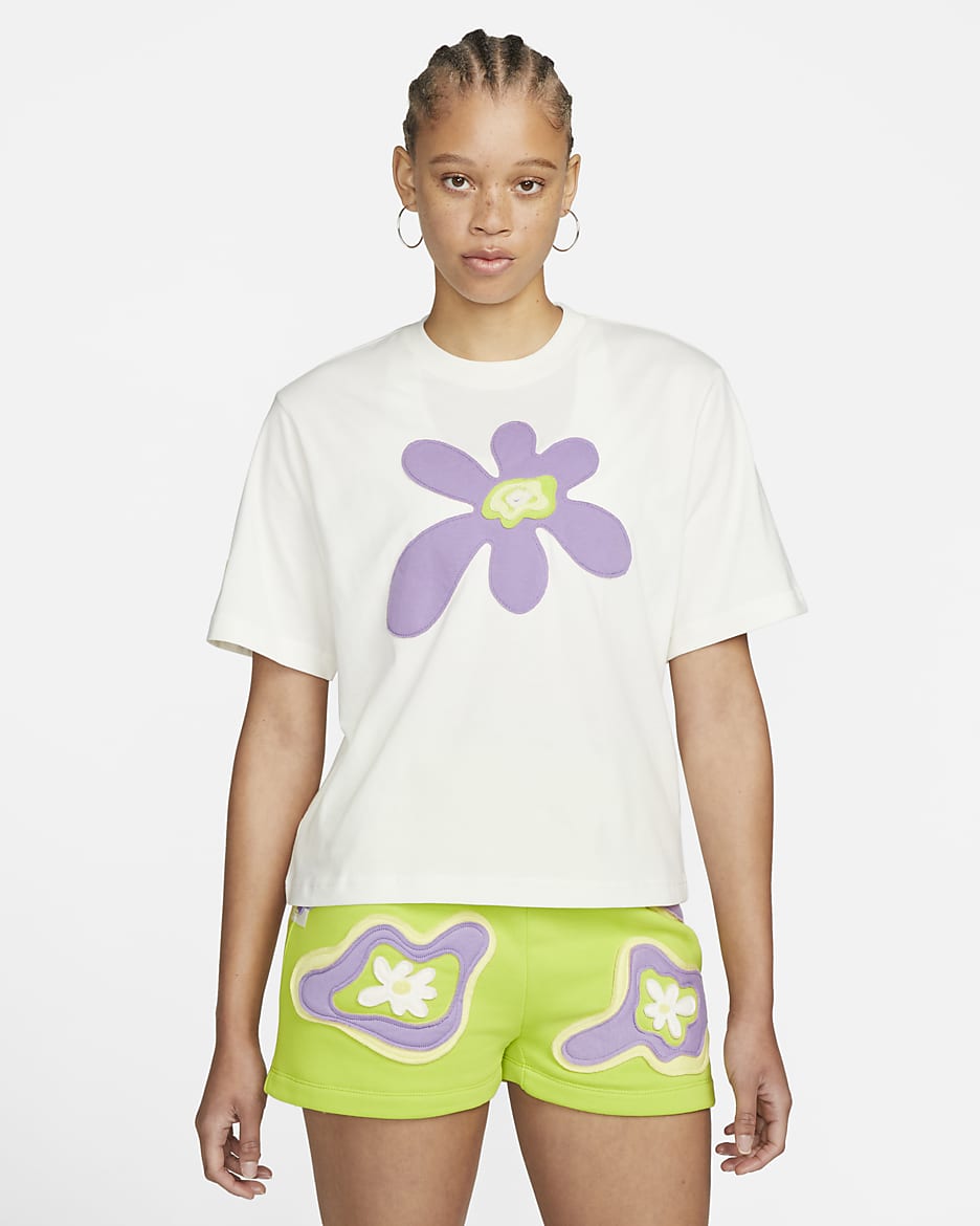 Nike Sportswear Women's Boxy T-Shirt - Sail
