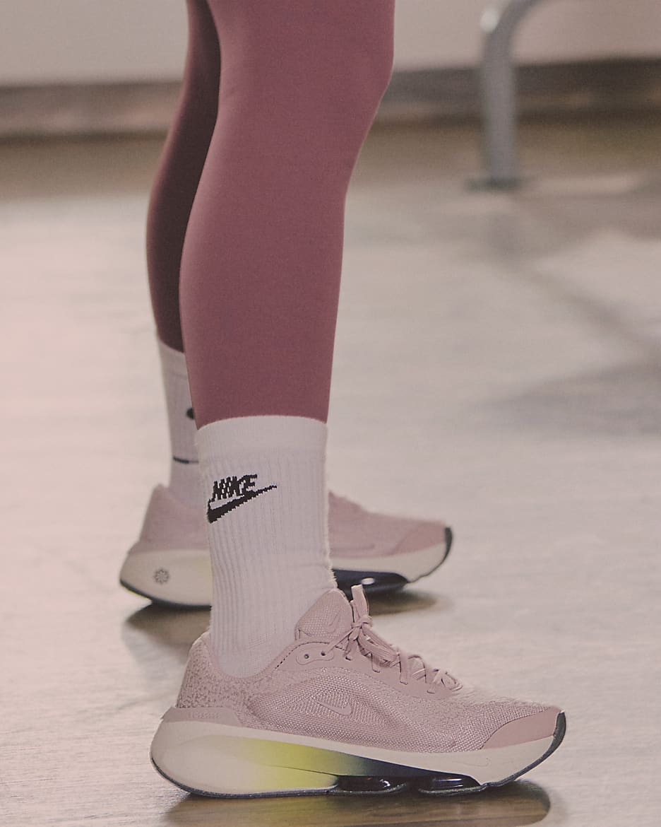 Nike Versair Women's Workout Shoes - Platinum Violet/Smokey Mauve/Soft Yellow/Platinum Violet