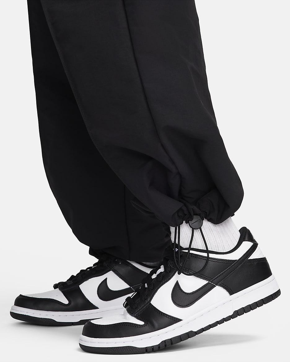 Nike Sportswear Everything Wovens Women's Mid-Rise Open-Hem Trousers - Black/White