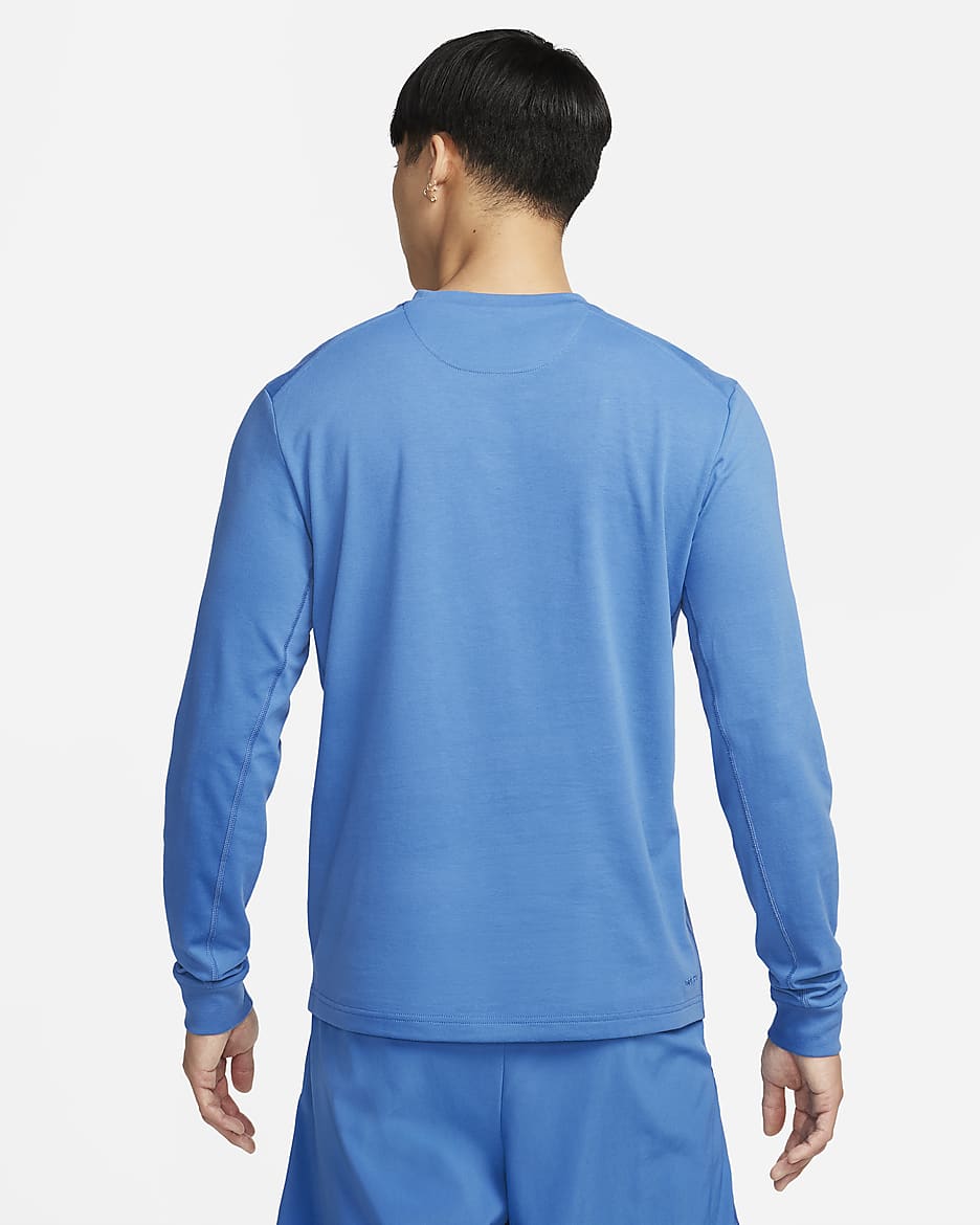 Playera de manga larga Dri-FIT versátil para hombre Nike Primary - Estrella azul/Estrella azul