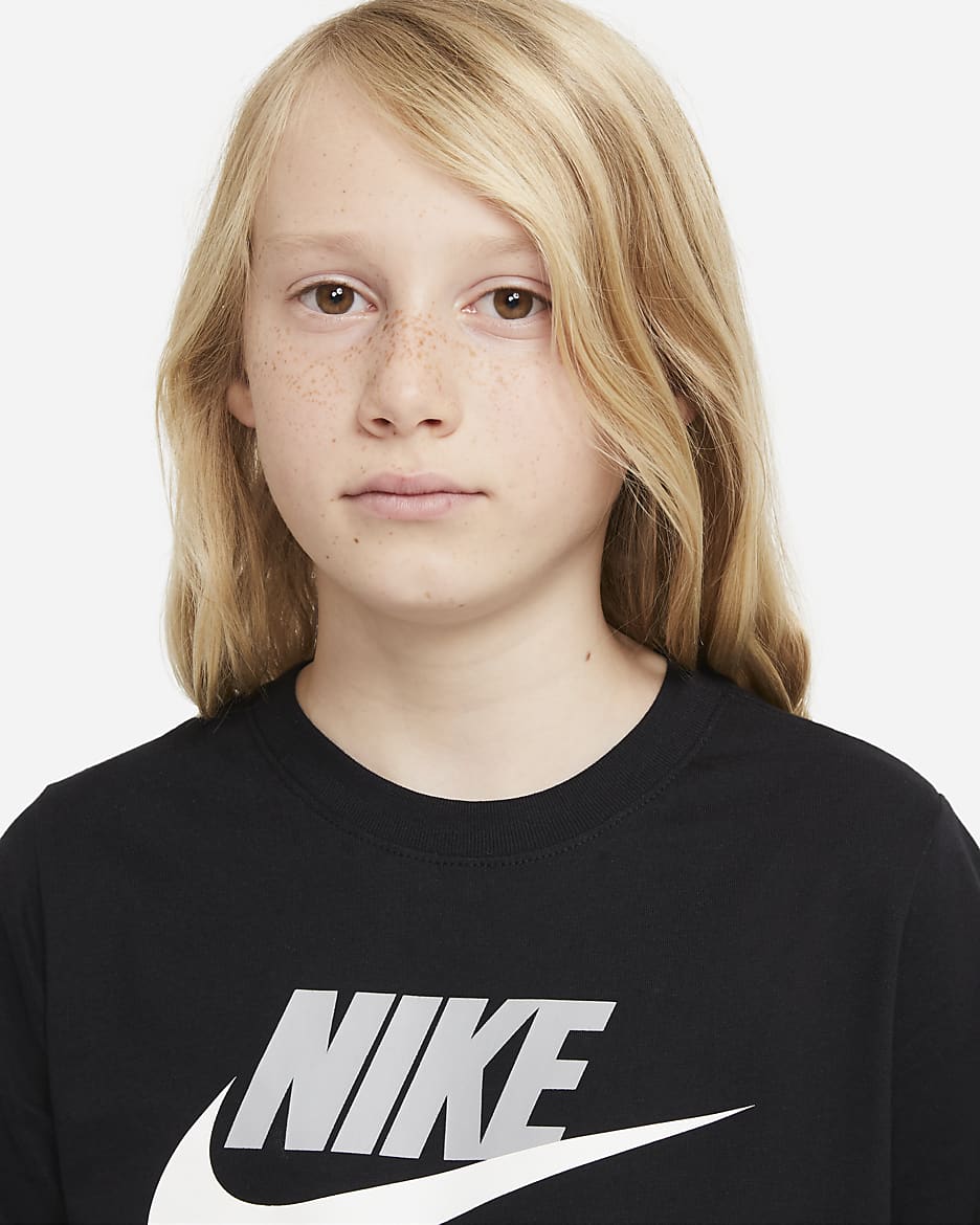 Nike Sportswear Older Kids' Cotton T-Shirt - Black/Light Smoke Grey/Light Smoke Grey