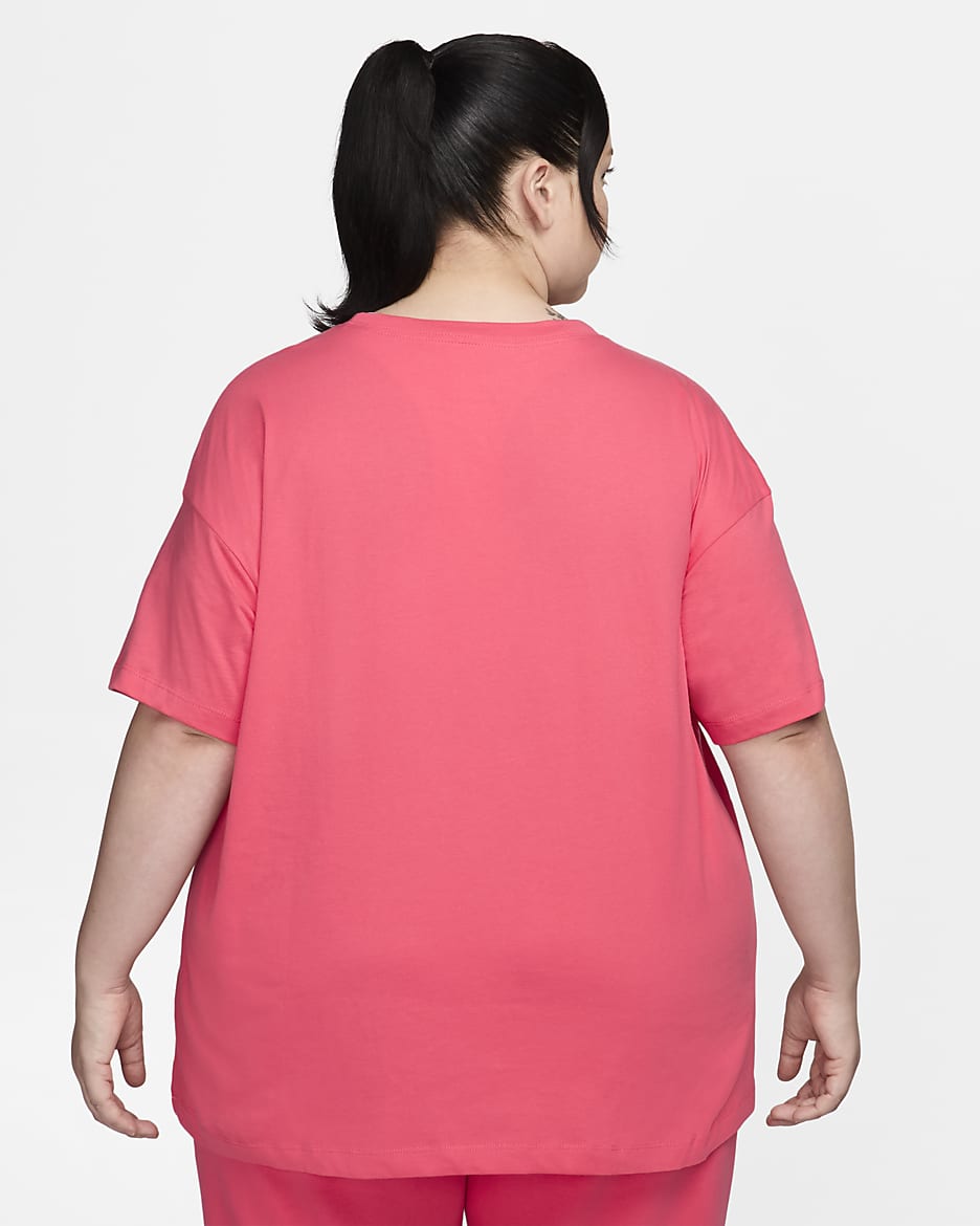 T-shirt Nike Sportswear Essential para mulher (tamanhos grandes) - Rosa Aster/Branco