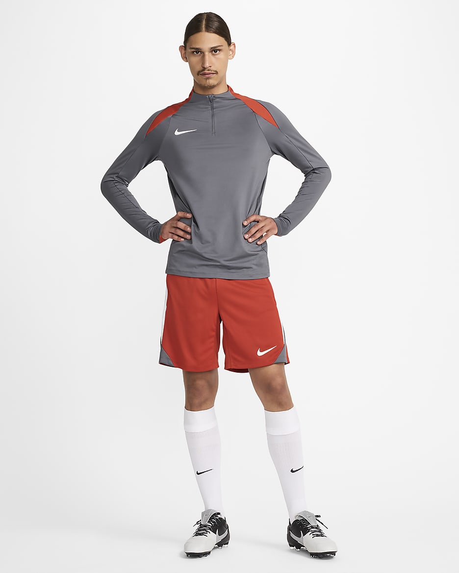 Męska treningowa koszulka piłkarska z zamkiem 1/2 Dri-FIT Nike Strike - Iron Grey/Dragon Red/Biel