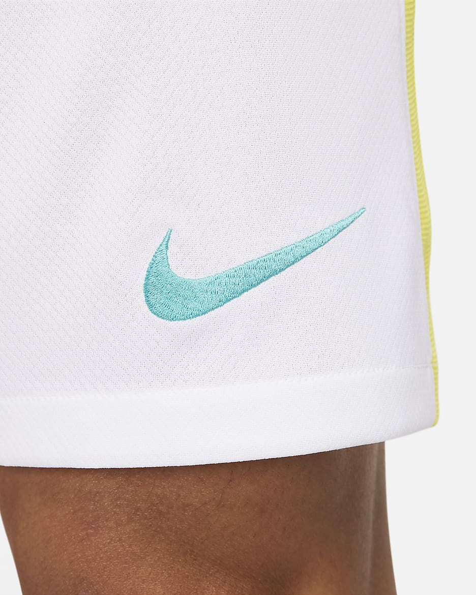 กางเกงฟุตบอลขาสั้น Replica ผู้ชาย Nike Dri-FIT Brazil 2024 Stadium Away - ขาว/Light Retro