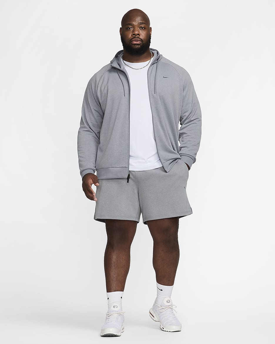 Nike Primary Dri-FIT UV 18 cm-es, bélés nélküli, sokoldalú férfi rövidnadrág - Cool Grey/Heather/Cool Grey