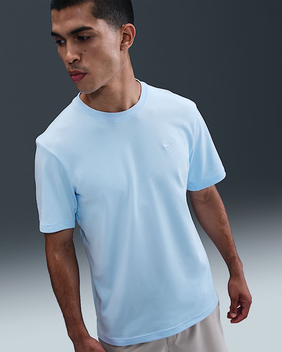 Playera versátil de manga corta para hombre Nike Primary - Azul celestino/Azul celestino