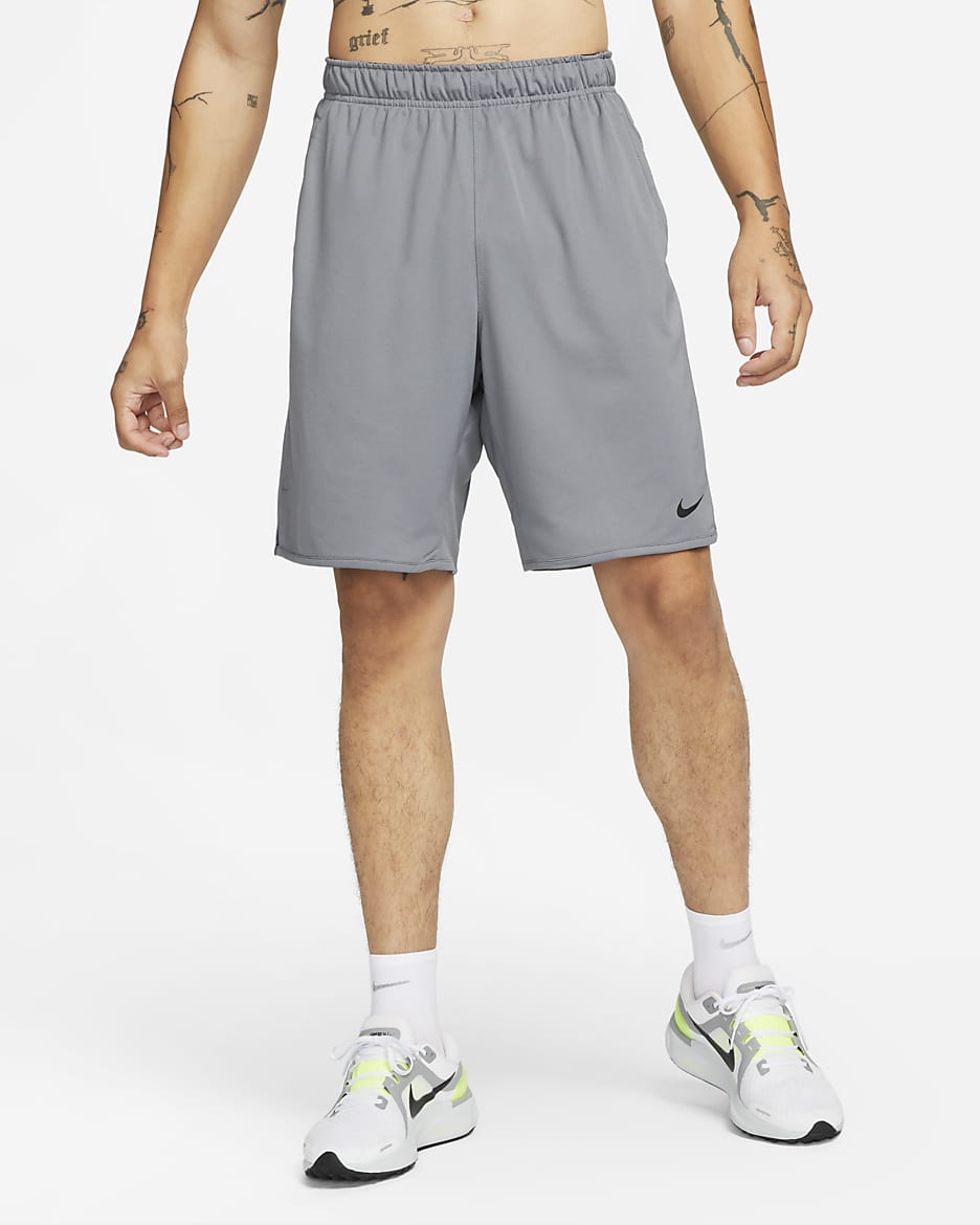 Ofodrade mångsidiga shorts Nike Totality Dri-FIT 23 cm för män - Smoke Grey/Svart/Smoke Grey/Svart