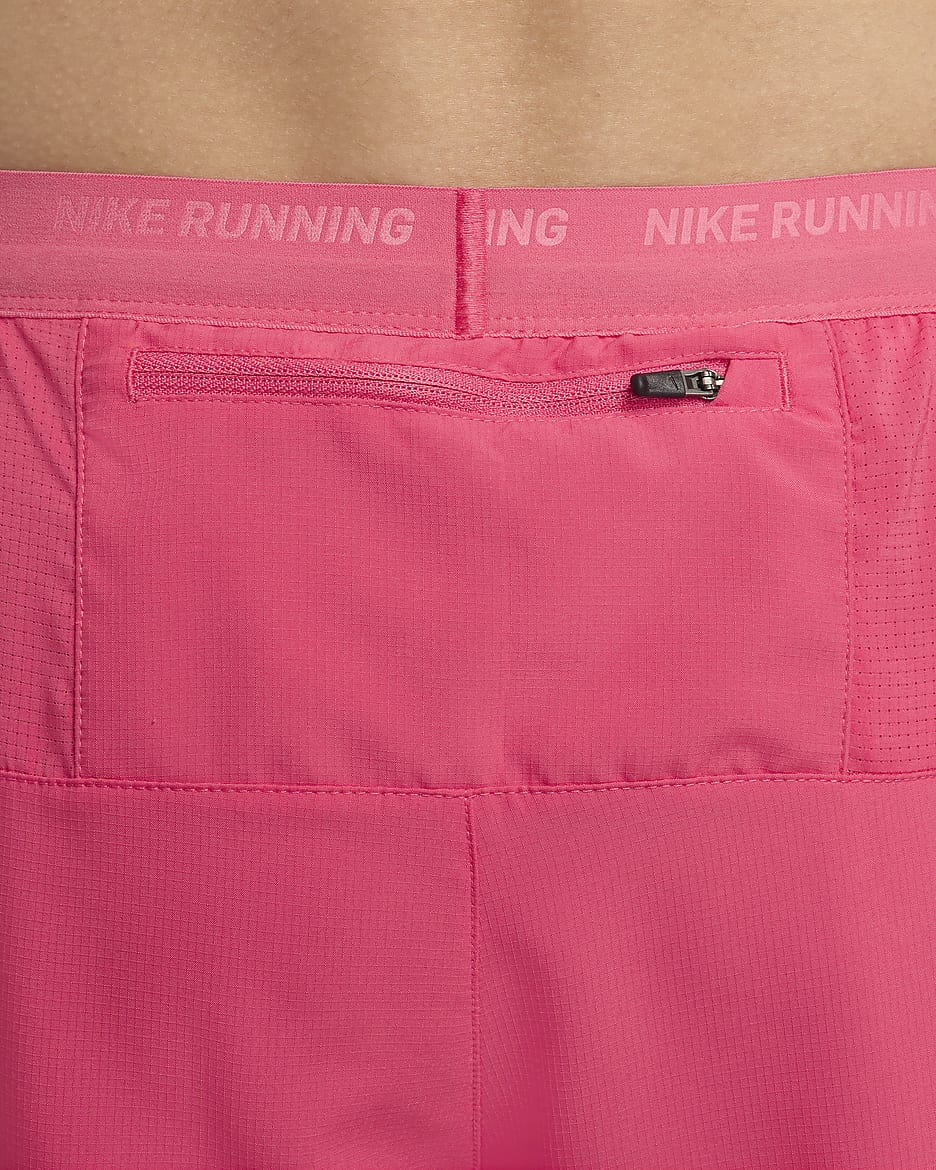 Nike Stride Dri-FIT 2-i-1 løpeshorts til herre (18 cm) - Aster Pink/Aster Pink/Svart