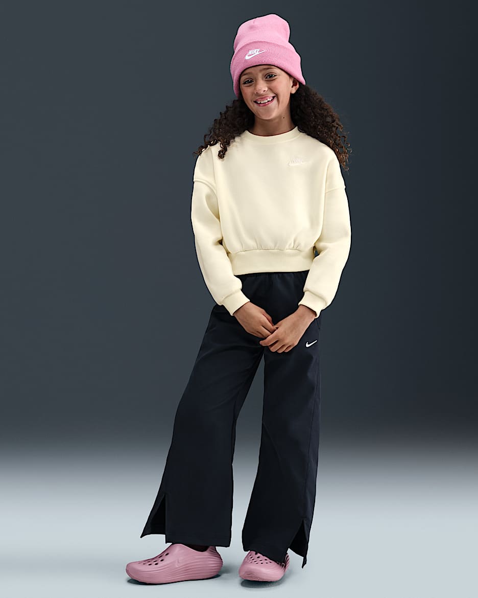 Nike Sportswear Club Fleece Girls' Boxy Crew-Neck Sweatshirt - Soft Pearl/Soft Pearl/White