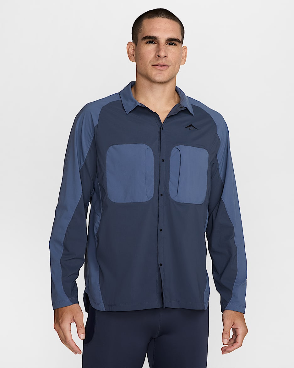 Chamarra tipo camisa de correr Dri-FIT ADV UV para hombre Nike Trail - Trueno azul/Azul difuso/Negro