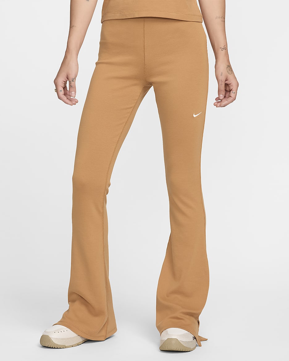 Leggings acampanados de tela de minicanalé ajustados para mujer Nike Sportswear Chill Knit - Lino/Vela