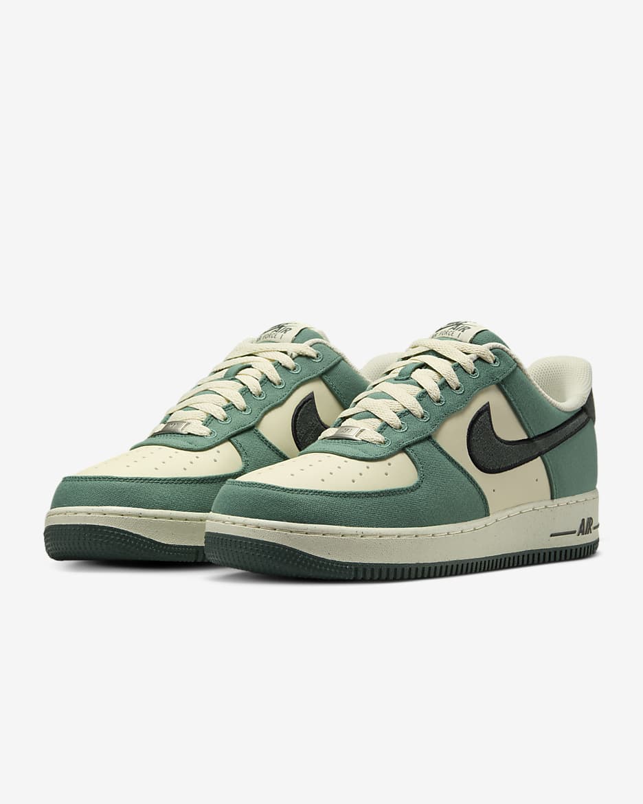 Tenis para hombre Nike Air Force 1 '07 LV8 - Leche de coco/De costa a costa/Negro/Verde vintage