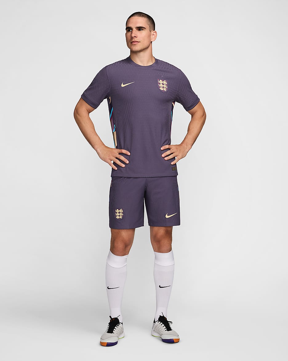 England 2024/25 Match (herrelaget, bortedrakt) Nike Dri-FIT ADV autentisk fotballdrakt til herre - Dark Raisin/Sesame