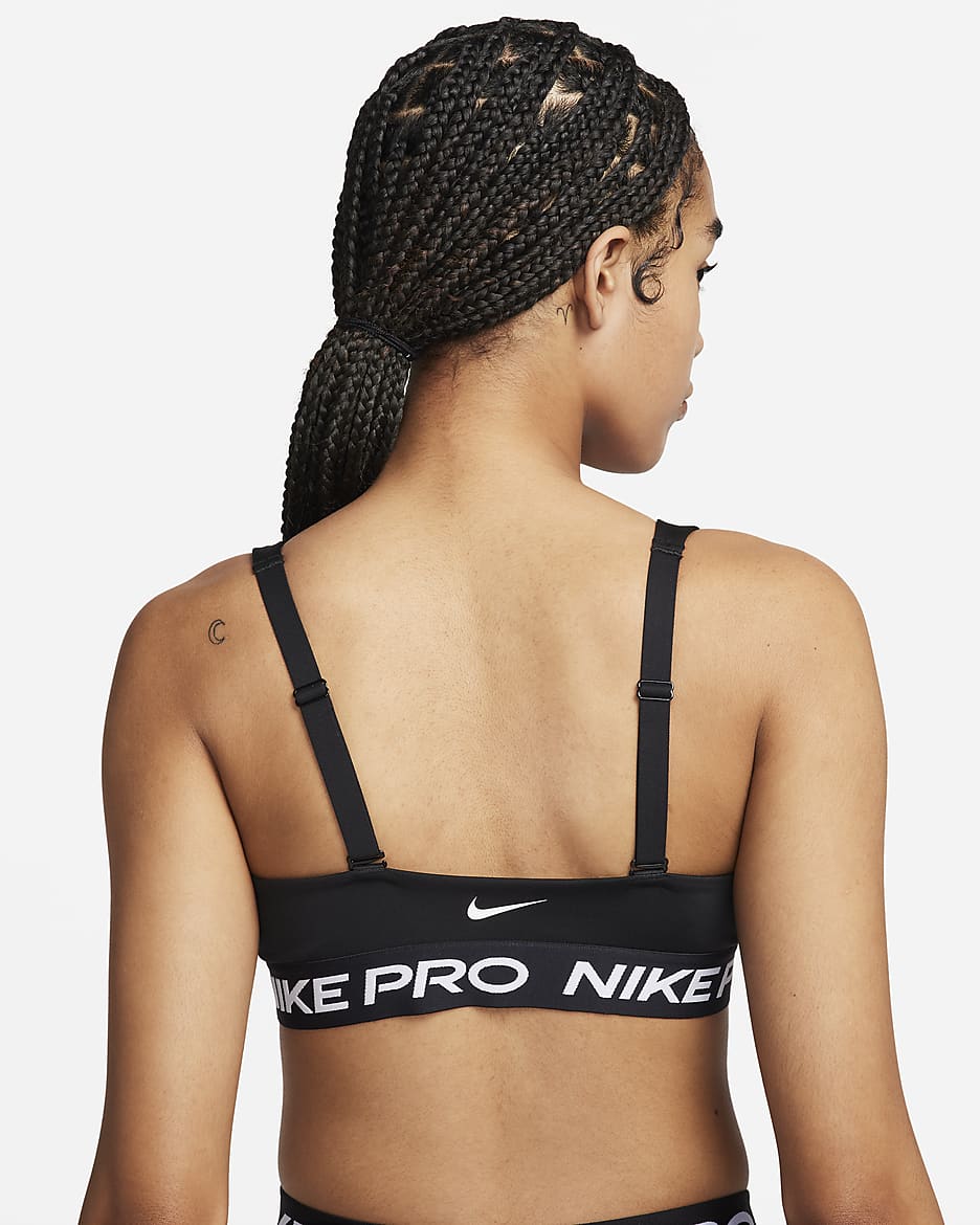 Nike Pro Indy Plunge polstret sports-BH med middels støtte til dame - Svart/Hvit/Hvit