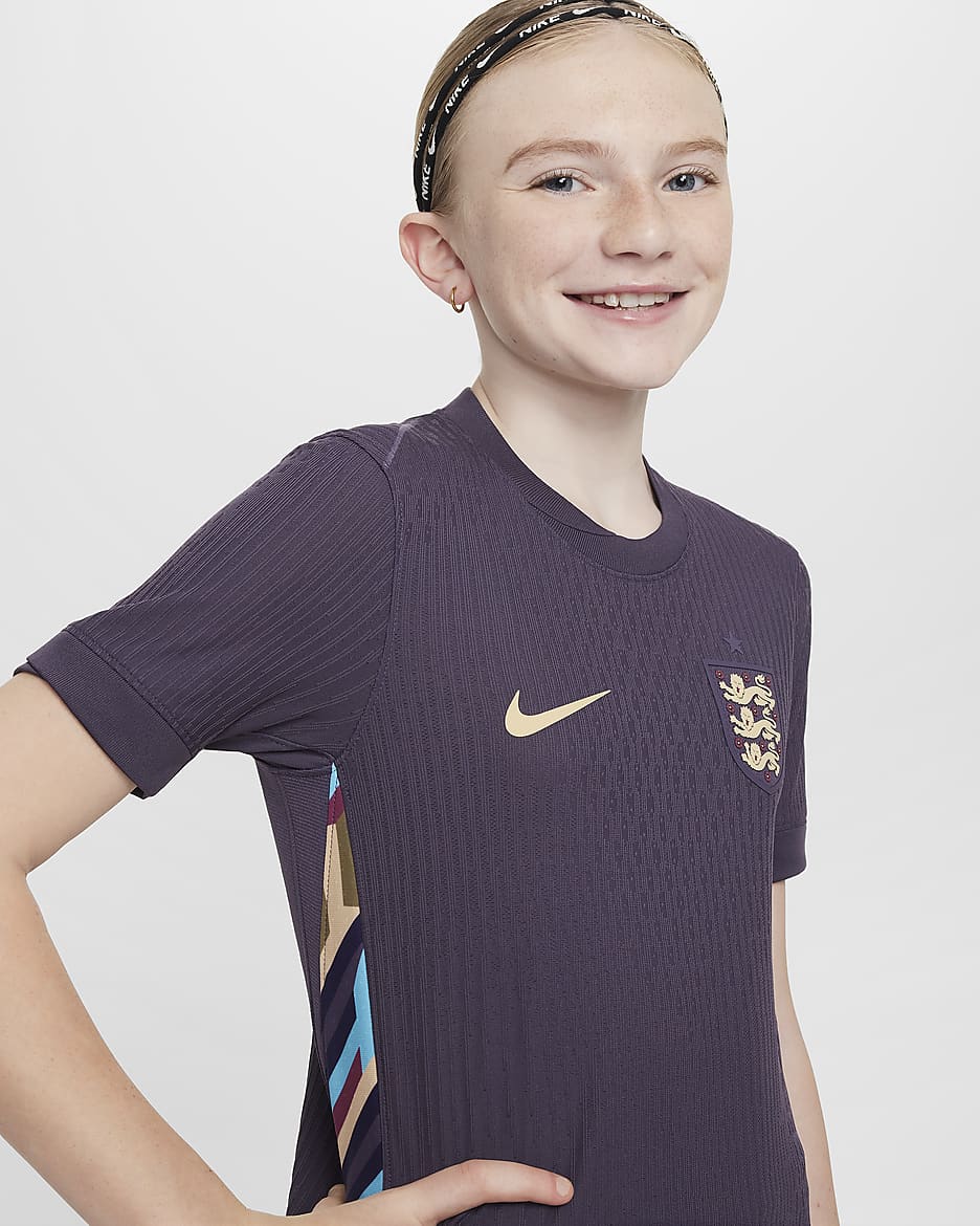 England 2024/25 Match (herrelaget, bortedrakt) Nike Dri-FIT ADV autentisk fotballdrakt til store barn - Dark Raisin/Sesame