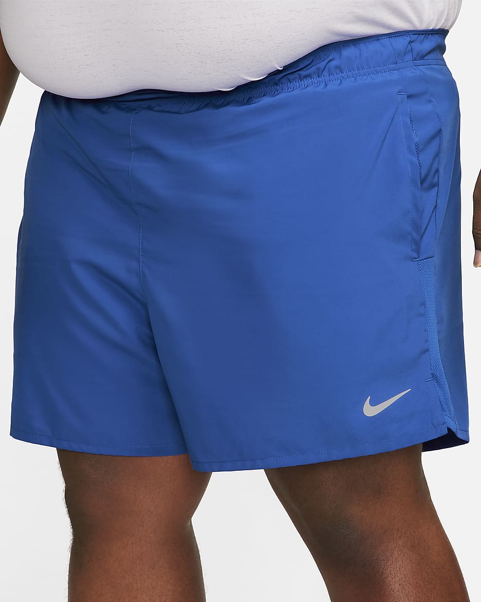 Shorts de correr Dri-FIT de 13 cm con forro de ropa interior para hombre Nike Challenger - Royal juego/Royal juego/Negro