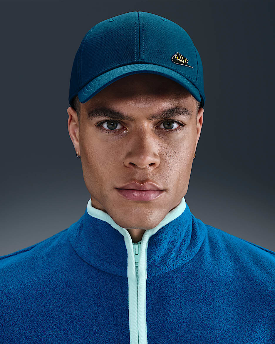 Nike Dri-FIT Club Structured Metal Logo Cap - Blue Force/Metallic Gold